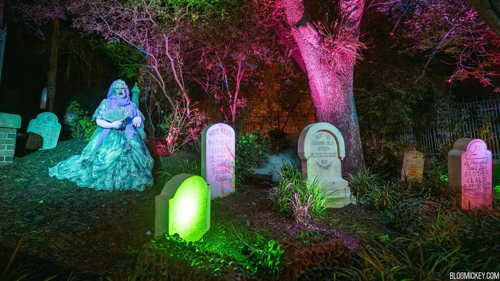 Ghost in the Graveyard: Haunted Mansion Entertainment During